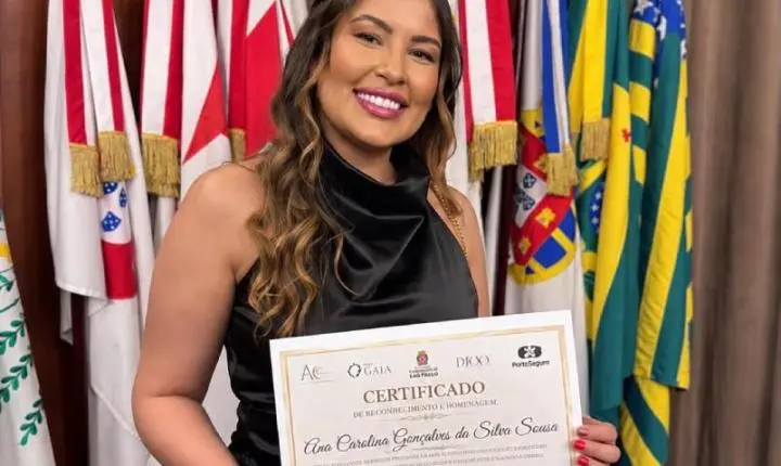 Ana Carolina Gonçalves , CEO da AC Clinic Estética Avançada, brilha na segunda Edição Ouro Melhores do Ano e assina homenagens ao lado da Vereadora Edir Sales